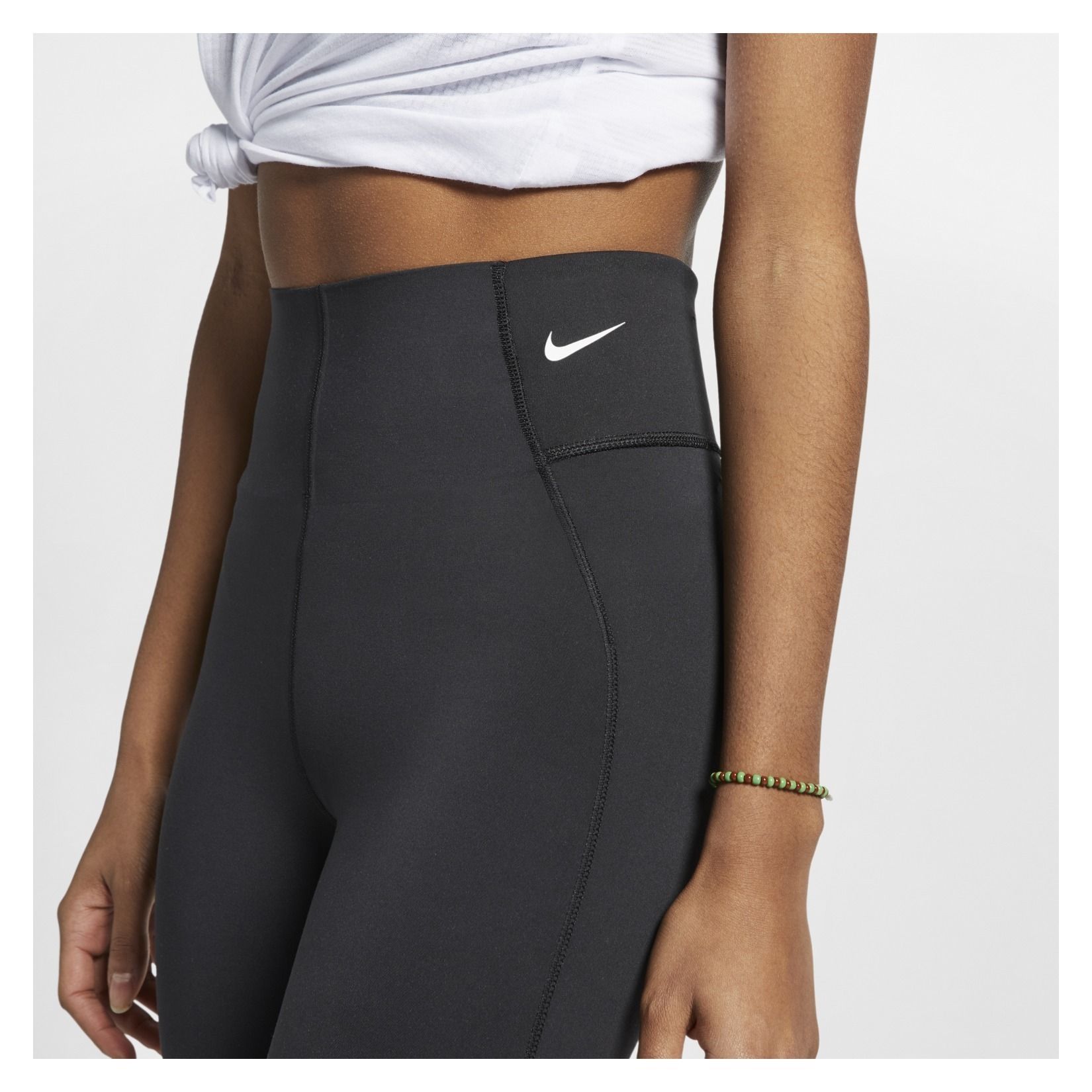 the nike sculpt victory tight fit