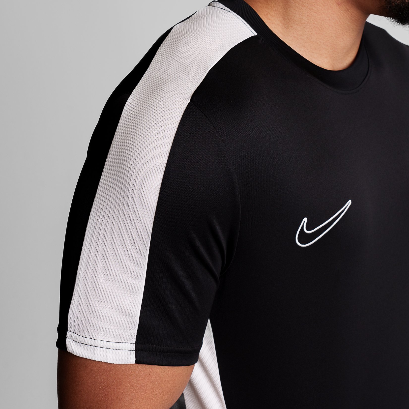 tee shirt nike academy