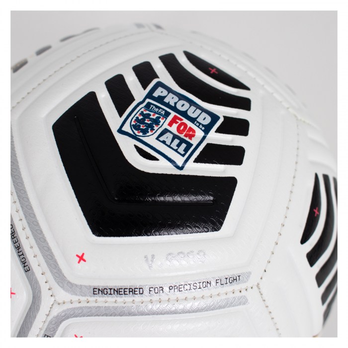 Nike strike fa deals charter standard football