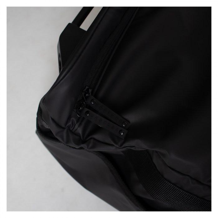 Castore Large Wheelie Bag